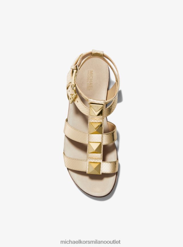 Michael Kors sandalo in pelle goffrata serpente metallizzato con borchie di scricciolo donne oro pallido P06L0L2061 scarpe