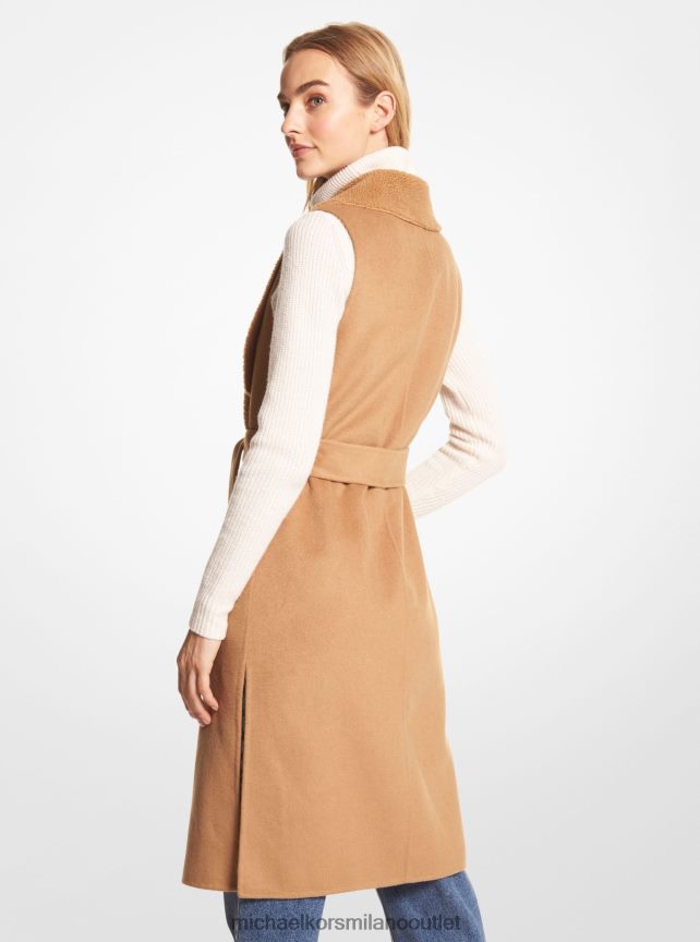 Michael Kors gilet avvolgente in misto lana e sherpa donne cammello scuro P06L0L252 vestiario
